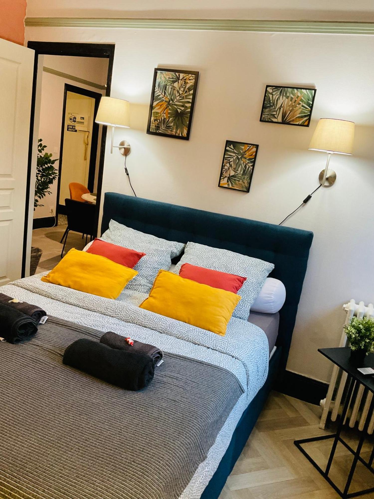 Les Loges Du Theatre Degustation Champagne Offerte Jacuzzi Sauna Jeux Velos Maison Prive 150M2 Historique 14Pers Max Emplacement Exceptionnel Et Chic, 200M De L'Avenue De Champagne, Gare, Musee, Jardins, Restaurations, Toutes Commodites Épernay Exteriör bild