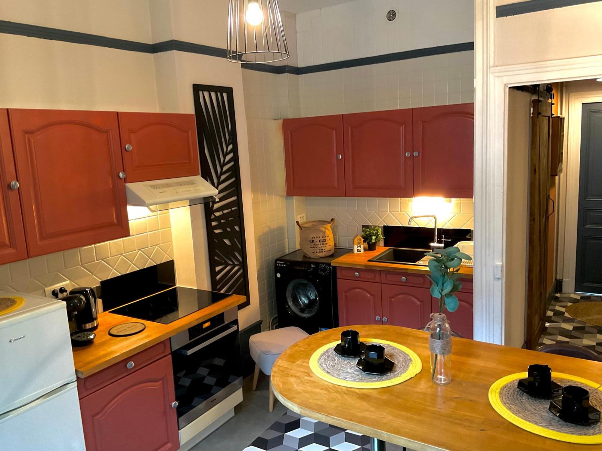 Les Loges Du Theatre Degustation Champagne Offerte Jacuzzi Sauna Jeux Velos Maison Prive 150M2 Historique 14Pers Max Emplacement Exceptionnel Et Chic, 200M De L'Avenue De Champagne, Gare, Musee, Jardins, Restaurations, Toutes Commodites Épernay Exteriör bild