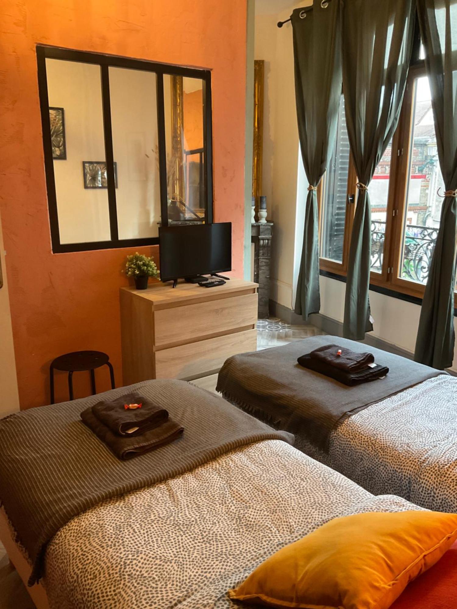 Les Loges Du Theatre Degustation Champagne Offerte Jacuzzi Sauna Jeux Velos Maison Prive 150M2 Historique 14Pers Max Emplacement Exceptionnel Et Chic, 200M De L'Avenue De Champagne, Gare, Musee, Jardins, Restaurations, Toutes Commodites Épernay Exteriör bild