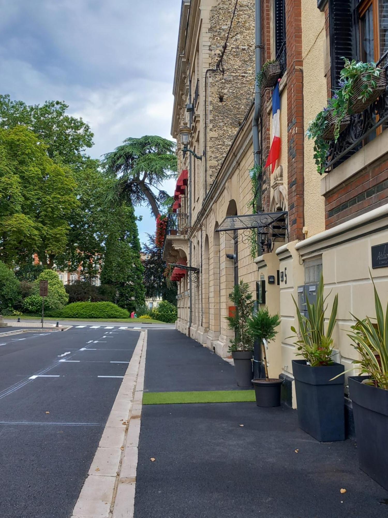 Les Loges Du Theatre Degustation Champagne Offerte Jacuzzi Sauna Jeux Velos Maison Prive 150M2 Historique 14Pers Max Emplacement Exceptionnel Et Chic, 200M De L'Avenue De Champagne, Gare, Musee, Jardins, Restaurations, Toutes Commodites Épernay Exteriör bild